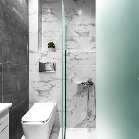 Apartment Denizen Penthouse, Nilie Hospitality Mgmt *